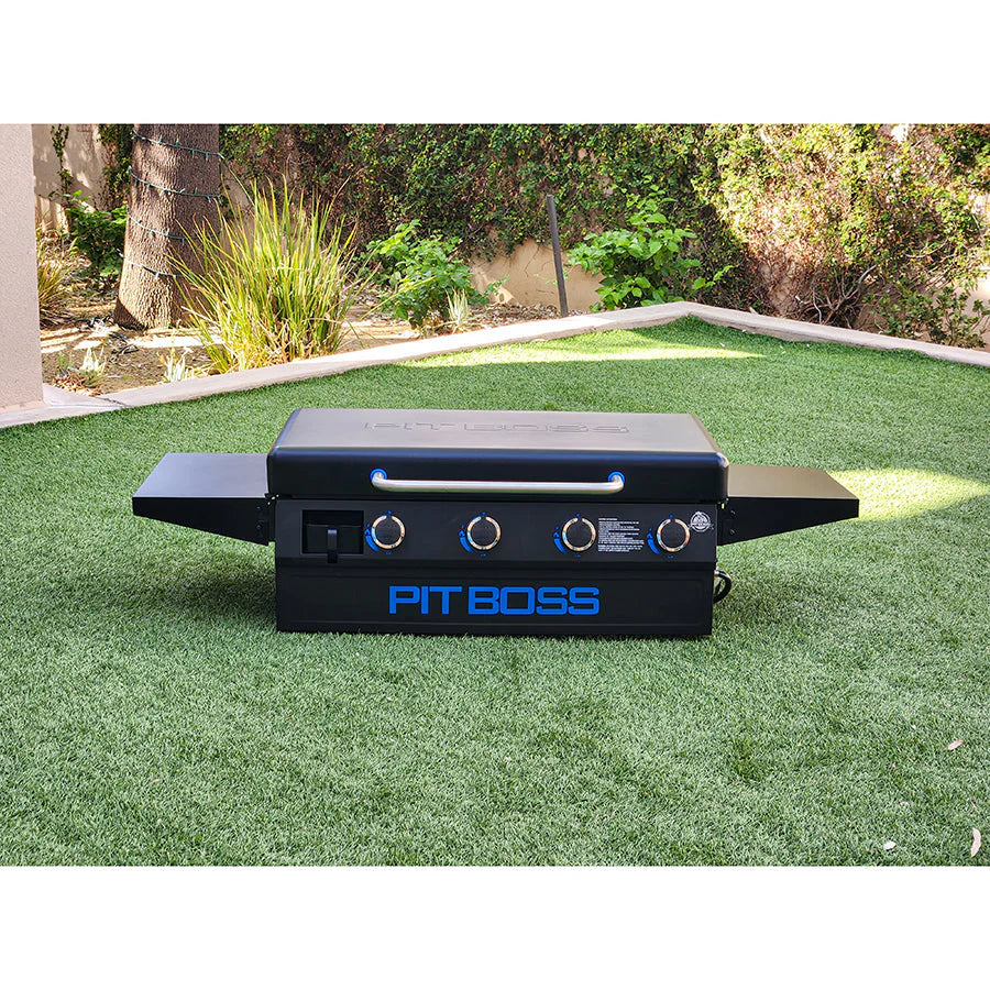 Pit Boss 4-Burner Deluxe Griddle With Side Shelves + Lid - PB4BGD1