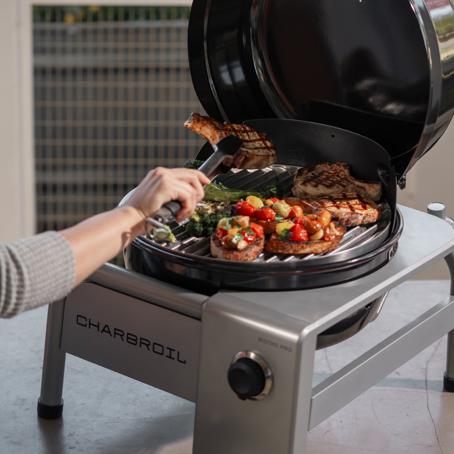 Bistro Pro™ Tabletop Gas Grill