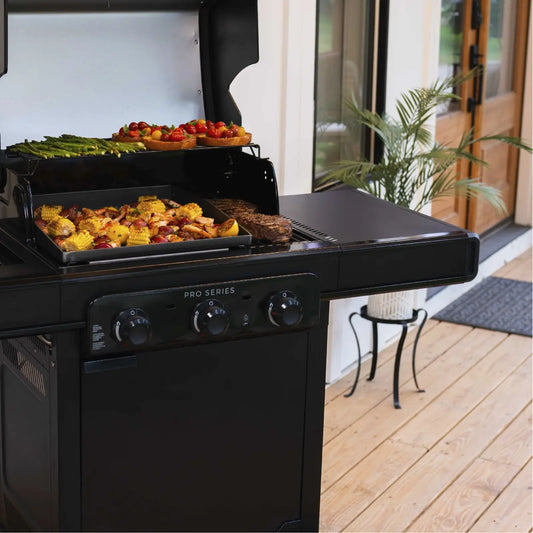 Pro Series™ 3-Burner Gas Grill & Griddle