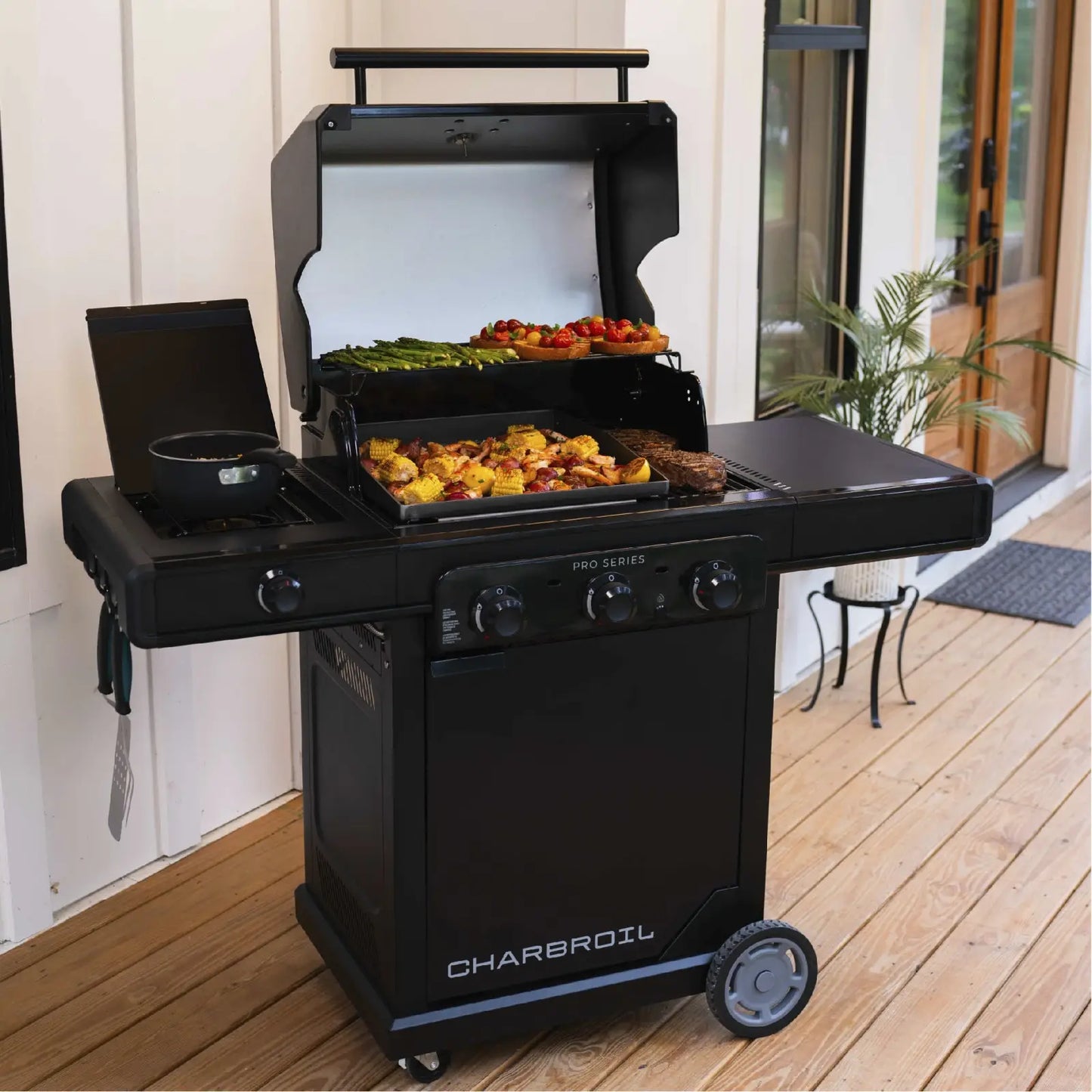 Pro Series™ 3-Burner Gas Grill with Side Burner