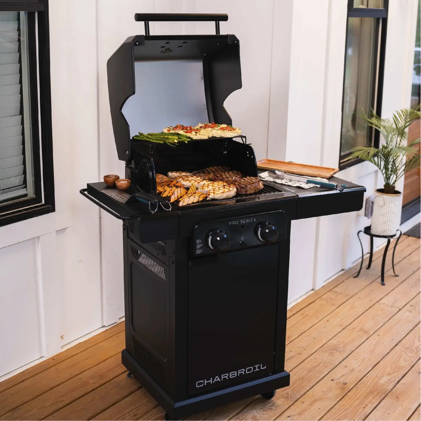 Pro Series™ 2-Burner Gas Grill & Griddle