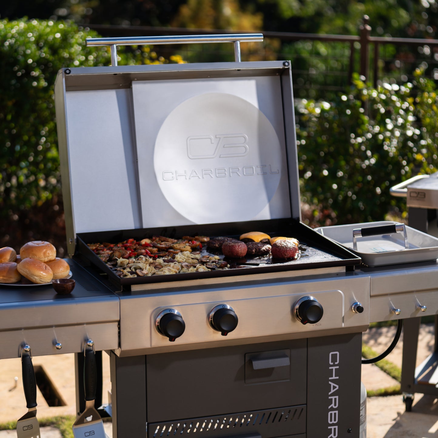 Versa-Tile™ 28" 3-Burner All-in-One Cooking Station