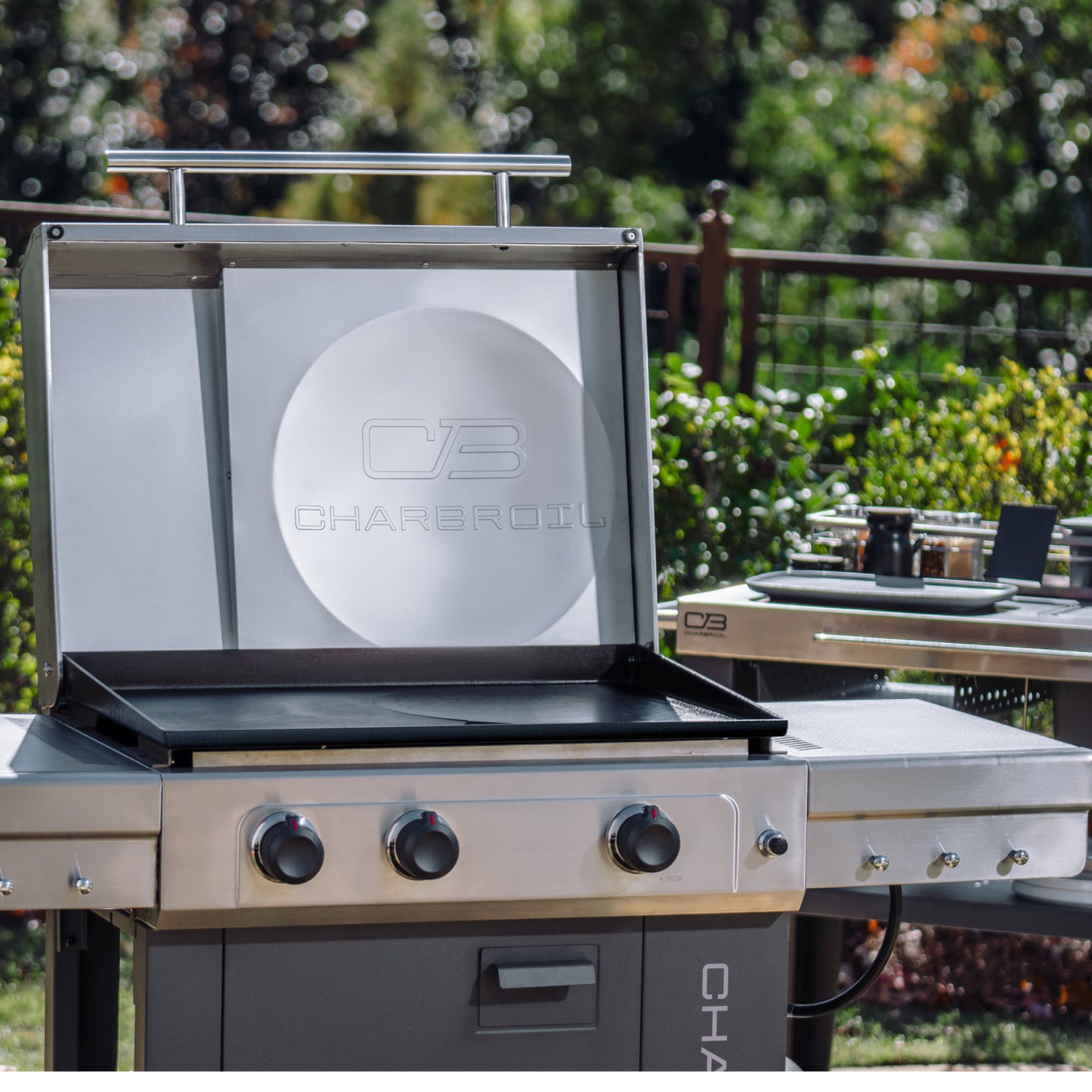 Versa-Tile™ 28" 3-Burner All-in-One Cooking Station